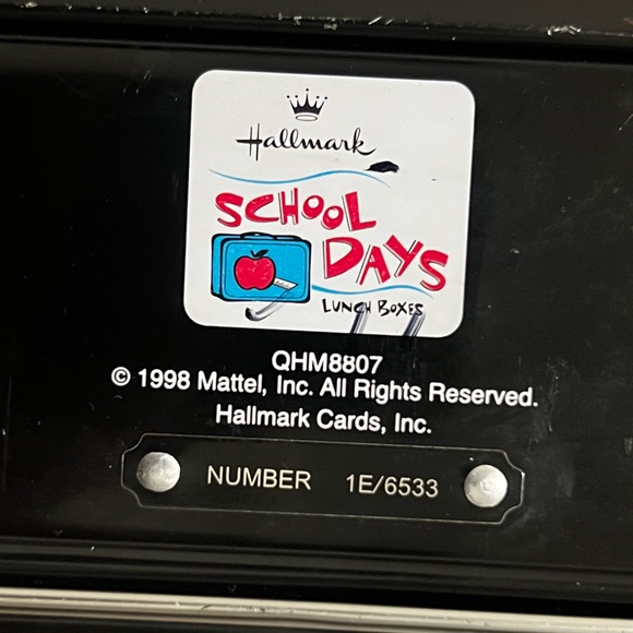 Vintage Barbie Lunch Box with Retro Design - Picture 7 of 7